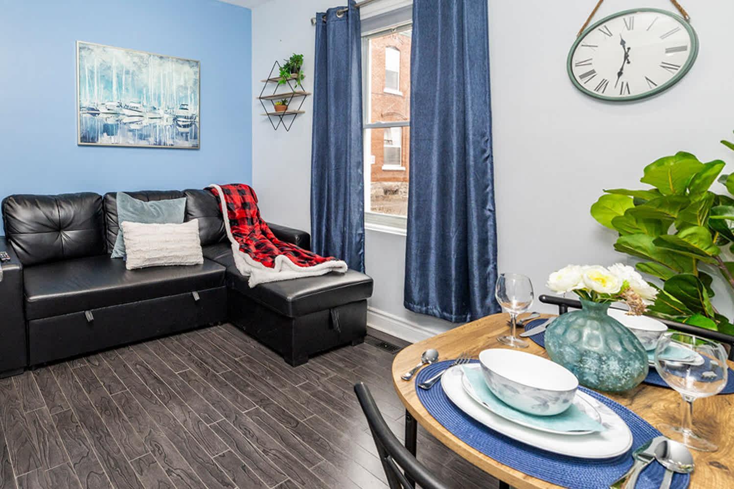 Pet-Friendly Home - Near Chinatown & Little Italy Оттава Экстерьер фото